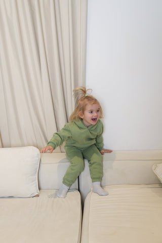 مجموعة الدب السعودي الأيقوني الصغير باللون الأخضر الحكيم