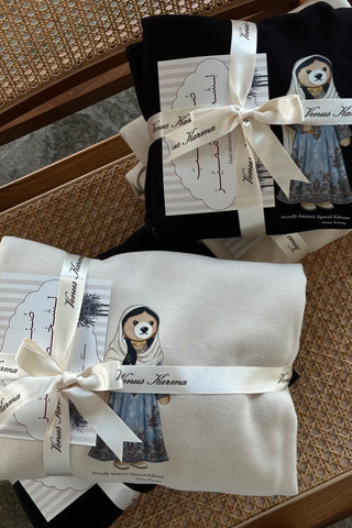 EMIRATI ICONIC TEDDY BEAR HOODIE