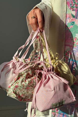 BUNDLE GIVEAWAY POUCHES