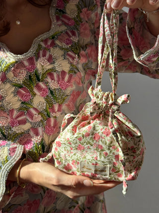 AURORA GIVEAWAY POUCH