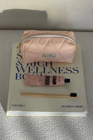 PEACHY BEAUTY POUCH