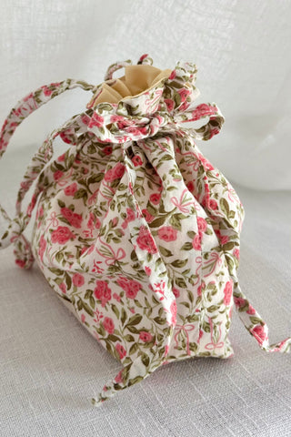 AURORA GIVEAWAY POUCH