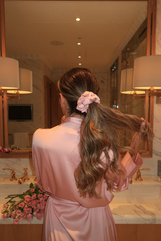 BLUSH SILKY SCRUNCHIE
