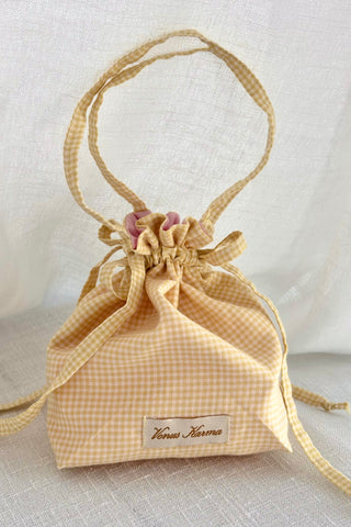 BUTTERCUP GIVEAWAY POUCH