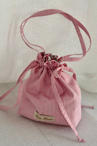 BUNDLE GIVEAWAY POUCHES