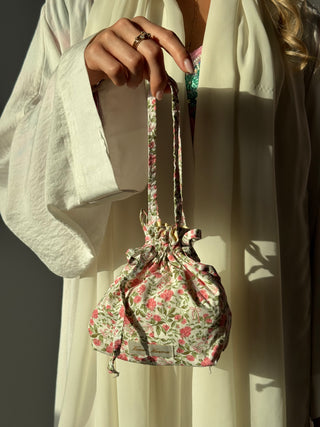 AURORA GIVEAWAY POUCH