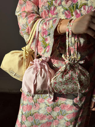 BUTTERCUP GIVEAWAY POUCH