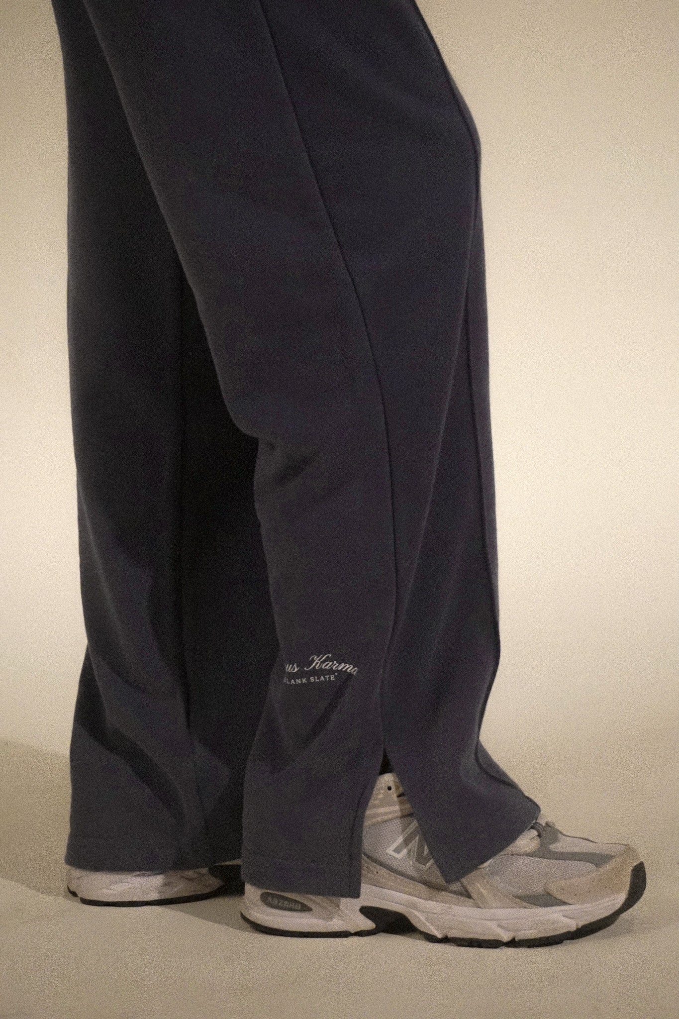WASHED BLUE STRAIGHT SWEATPANTS