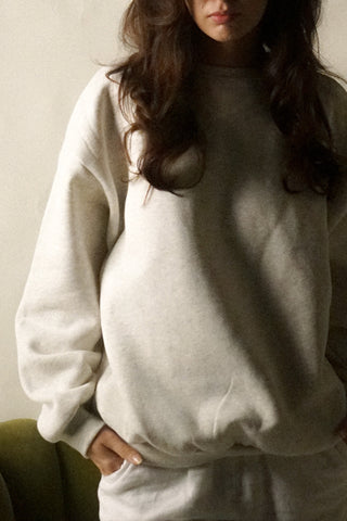 LIGHT GREY SWEATSHIRT