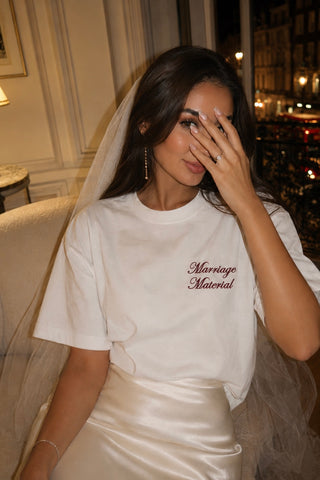 “MARRIAGE MATERIAL” OVERSIZED T-SHIRT