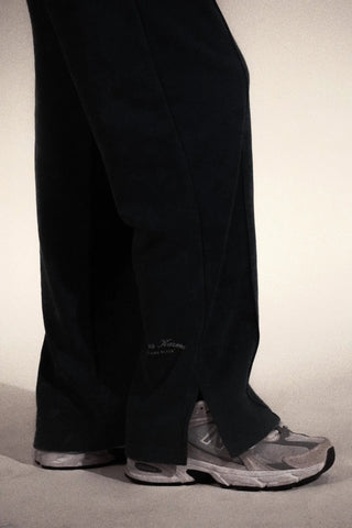 BLACK STRAIGHT SWEATPANTS Venus Karma
