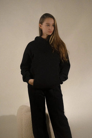 BLACK STRAIGHT SWEATPANTS Venus Karma