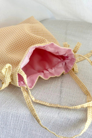 BUTTERCUP GIVEAWAY POUCH Venus Karma