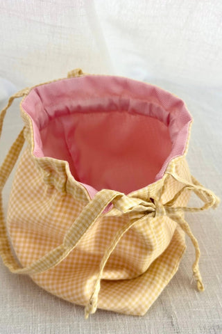 BUTTERCUP GIVEAWAY POUCH Venus Karma