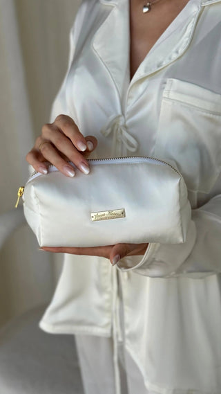 IVORY SILKY BEAUTY POUCH Venus Karma