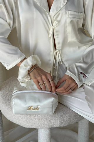 IVORY SILKY BEAUTY POUCH Venus Karma