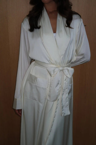 IVORY SILKY ROBE Venus Karma
