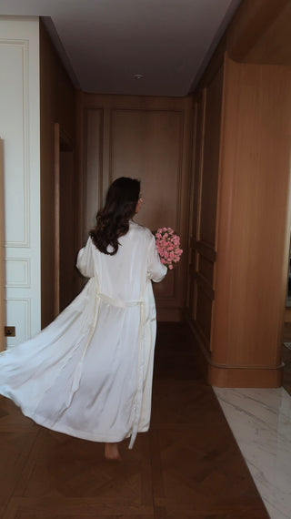 IVORY SILKY ROBE - Venus Karma