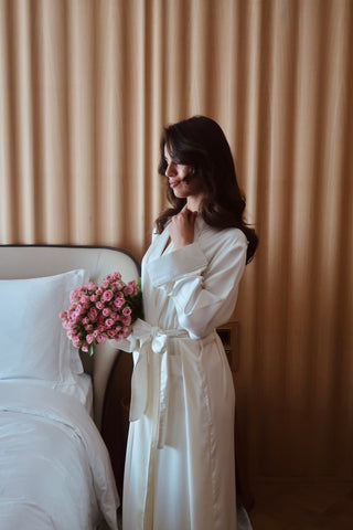 IVORY SILKY ROBE - Venus Karma