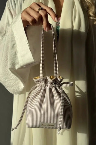 VIVIENNE GIVEAWAY POUCH Venus Karma